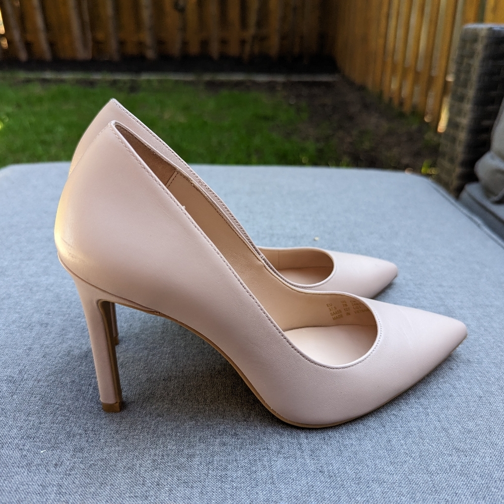 Stuart Weitzman Leather Pumps